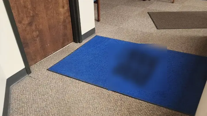 Entrance and waiting area after vacuuming